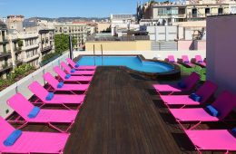 terraço-piscina-two-hotel-barcelona-lgbt