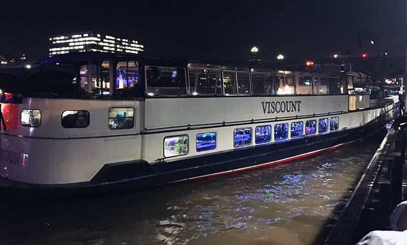 ano-novo-em-londres-barco ano-novo-em-londres-barco
