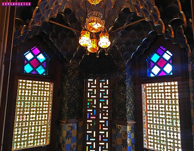 casa-vicens-gaudi-barcelona-fumador casa-vicens-gaudi-barcelona-fumador