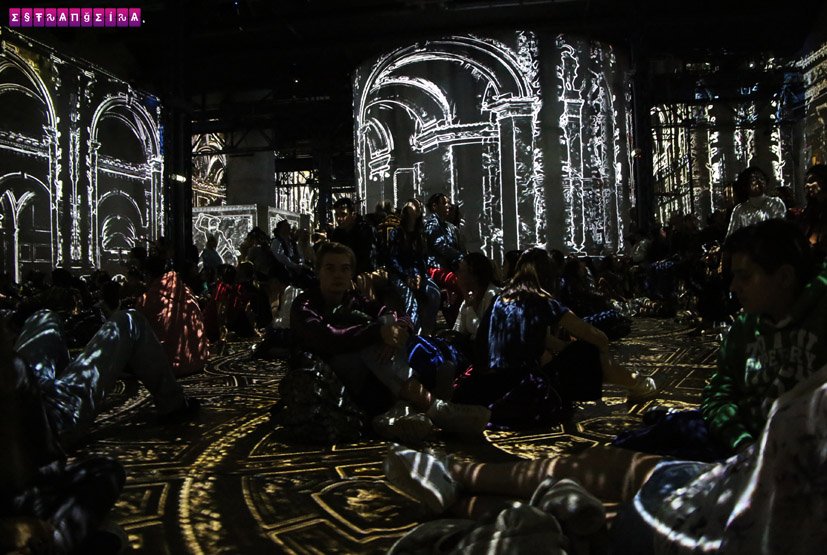 atelier-des-lumieres-paris-klimt-projecao-1