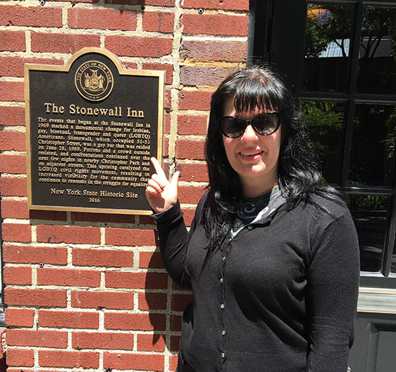 Stonewall-inn-placa